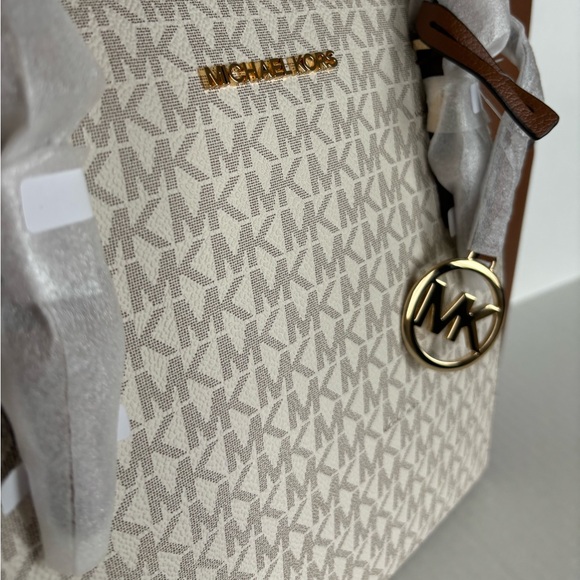 NWT Michael Kors Charlotte Top Zip Tote MK Signature Shoulder Bag  Vanilla - Picture 3 of 16